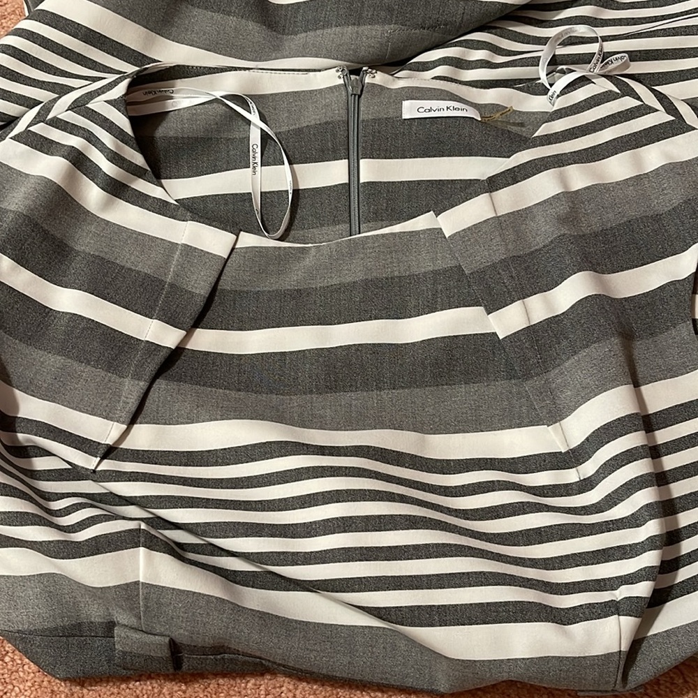 Calvin Klein beautiful dress worn one time /dry cleaned . - Picture 15 of 15